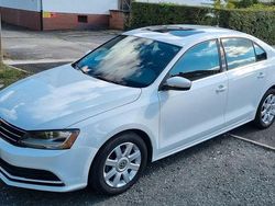Weiß Gebraucht 2016 VW Jetta SE Limousine | 11.550 € (Etwas zu teuer)