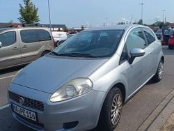 Silber Gebraucht 2009 Fiat Punto Dynamic Limousine | 2.950 € (Etwas zu teuer)