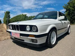 Weiß Gebraucht 1989 BMW 325 Limousine | 15.990 €