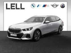 Grau Neu 2025 BMW 520 M Sport Kombi | 69.770 € (Teuer)