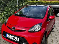 Rot Gebraucht 2014 Toyota Aygo Kleinwagen | 4.900 € (Guter Preis)