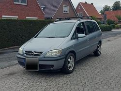 Grau Gebraucht 2004 Opel Zafira Van / Kleinbus | 2.200 € (Etwas zu teuer)
