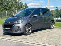 Grau Gebraucht 2018 Hyundai i10 Kleinwagen | 7.790 €