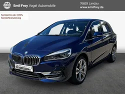 Blau Gebraucht 2019 BMW 220 Active Tourer Luxury Line Van / Kleinbus | 21.490 € (Fairer Preis)