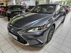 Obsidiangrau metallic Gebraucht 2024 Lexus ES300H Business Edition Limousine | 42.490 € (Fairer Preis)