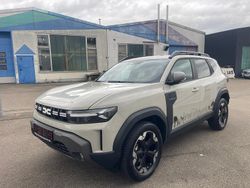 Grau Gebraucht 2024 Dacia Duster SUV | 22.500 €