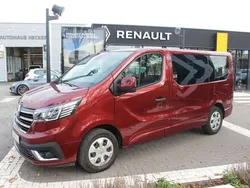 Karminrot Gebraucht 2022 Renault Trafic Life Van | 32.990 €