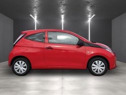 Rot Gebraucht 2015 Toyota Aygo Kleinwagen | 5.990 € (Fairer Preis)