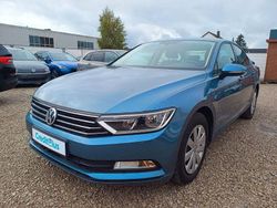 Blau Gebraucht 2016 VW Passat Trendline Limousine | 11.999 € (Fairer Preis)