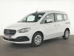 Arktikweiss Gebraucht 2023 Mercedes 180 Limousine | 24.678 € (Guter Preis)