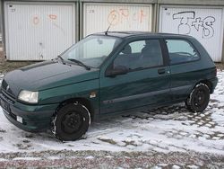 Grün metallic Gebraucht 1996 Renault Clio R.S. Kleinwagen | 890 €