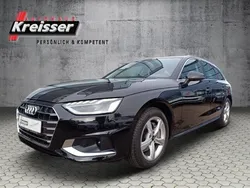 Mythosschwarz metallic (metallic) Gebraucht 2023 Audi A4 Advanced Kombi | 36.980 € (Etwas zu teuer)