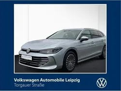 Silber (oyster silver metallic) Neu 2024 VW Passat Elegance Kombi | 54.990 € (Superpreis)
