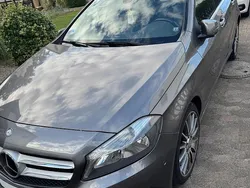 Grau Gebraucht 2015 Mercedes A180 Limousine | 14.500 € (Etwas zu teuer)