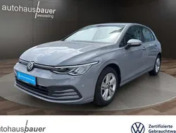 Grau / mondstein grau Gebraucht 2021 VW Golf VIII Life Limousine | 19.960 € (Etwas zu teuer)