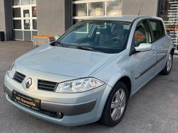 Grau Gebraucht 2003 Renault Mégane II Limousine | 3.000 € (Fairer Preis)
