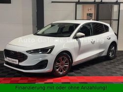 Weiß Gebraucht 2023 Ford Focus Titanium Limousine | 13.490 € (Fairer Preis)