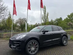 Tiefschwarzmetallic Gebraucht 2014 Porsche Macan Turbo SUV | 47.900 € (Teuer)