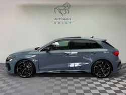 Kemoragrau metallic Gebraucht 2023 Audi RS3 Sport Kleinwagen | 55.500 € (Fairer Preis)