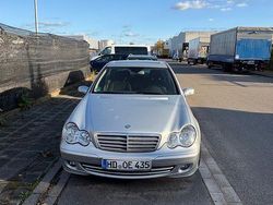 Grau Gebraucht 2006 Mercedes C200 Classic Limousine | 3.900 € (Fairer Preis)