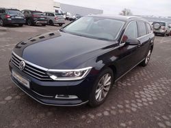 Deep black perleffekt Gebraucht 2015 VW Passat Highline Kombi | 10.700 € (Fairer Preis)