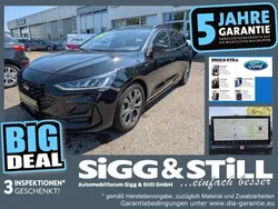 Obsidianschwarz metallic Gebraucht 2024 Ford Focus ST-Line Kombi | 20.450 € (Superpreis)
