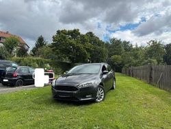 Grau Gebraucht 2015 Ford Focus Business Edition Limousine | 7.289 € (Etwas zu teuer)