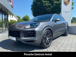 Quarzitgraumetallic Gebraucht 2024 Porsche Cayenne SUV | 104.555 € (Superpreis)