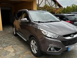 Braun Gebraucht 2012 Hyundai ix35 SUV | 10.599 € (Fairer Preis)