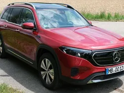 Rot Gebraucht 2022 Mercedes EQB300 SUV | 31.450 € (Guter Preis)