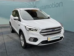 Weiß Gebraucht 2019 Ford Kuga Cool & Connect SUV | 16.540 € (Superpreis)