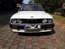 Weiß Gebraucht 1988 BMW 316 Limousine | 7.200 €