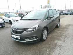 Grau Gebraucht 2017 Opel Zafira Innovation Van / Kleinbus | 19.490 € (Teuer)
