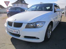 Weiß Gebraucht 2008 BMW 320 Kombi | 3.190 € (Superpreis)