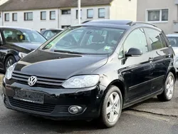Schwarz Gebraucht 2011 VW Golf Plus Cross Team Van / Kleinbus | 7.999 € (Fairer Preis)