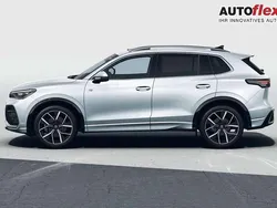 Oyster silver metallic Neu 2025 VW Tiguan R-line SUV | 49.614 € (Superpreis)