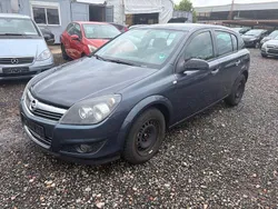 Grau Gebraucht 2009 Opel Astra Selection Limousine | 1.950 € (Guter Preis)