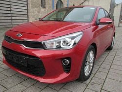 Rot Gebraucht 2017 Kia Rio DREAM-TEAM Edition Kleinwagen | 6.850 € (Guter Preis)
