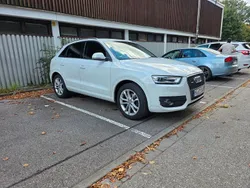 Weiß Gebraucht 2012 Audi Q3 Ambiente SUV | 13.399 € (Fairer Preis)