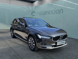 Grau Gebraucht 2023 Volvo V90 CC Kombi | 46.750 € (Teuer)