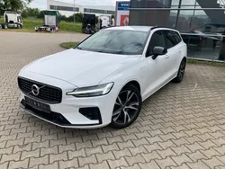 Ice white, solid / solid Gebraucht 2021 Volvo V60 R-Design Kombi | 28.900 € (Superpreis)