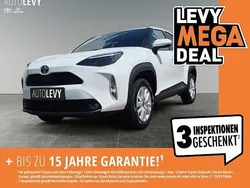 Schneeweiß Gebraucht 2023 Toyota Yaris Hybrid Comfort | 22.498 € (Guter Preis)