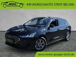 Agate black metallic Gebraucht 2023 Ford Focus Titanium Limousine | 20.870 € (Guter Preis)