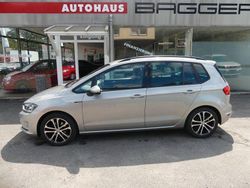Silber Gebraucht 2016 VW Golf Sportsvan LOUNGE Van / Kleinbus | 12.690 € (Fairer Preis)
