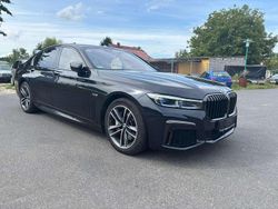 Carbonschwarz metallic Gebraucht 2022 BMW 745e M Sport Limousine | 58.800 € (Etwas zu teuer)