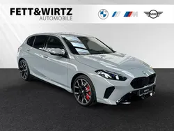 Brooklyn grau metallic Neu 2025 BMW 120 M Sport Kleinwagen | 43.490 € (Teuer)