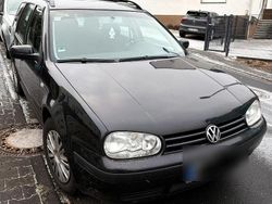 Schwarz Gebraucht 2004 VW Golf IV Kombi | 1.100 € (Fairer Preis)