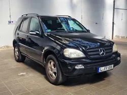 Blau Gebraucht 2003 Mercedes ML270 SUV | 6.950 € (Teuer)