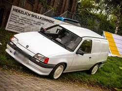 Weiß Gebraucht 1991 Opel Kadett Van | 7.850 €