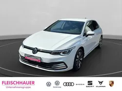 Weiss Gebraucht 2024 VW Golf VIII Move Limousine | 27.490 € (Guter Preis)
